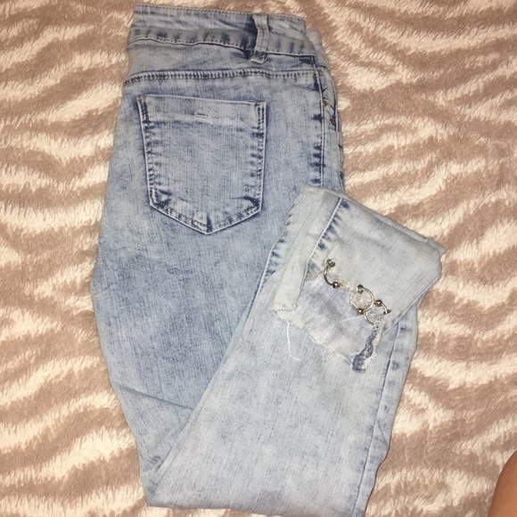 Credny Denim - CREDNY acid washed jeggings in the size 26/3.